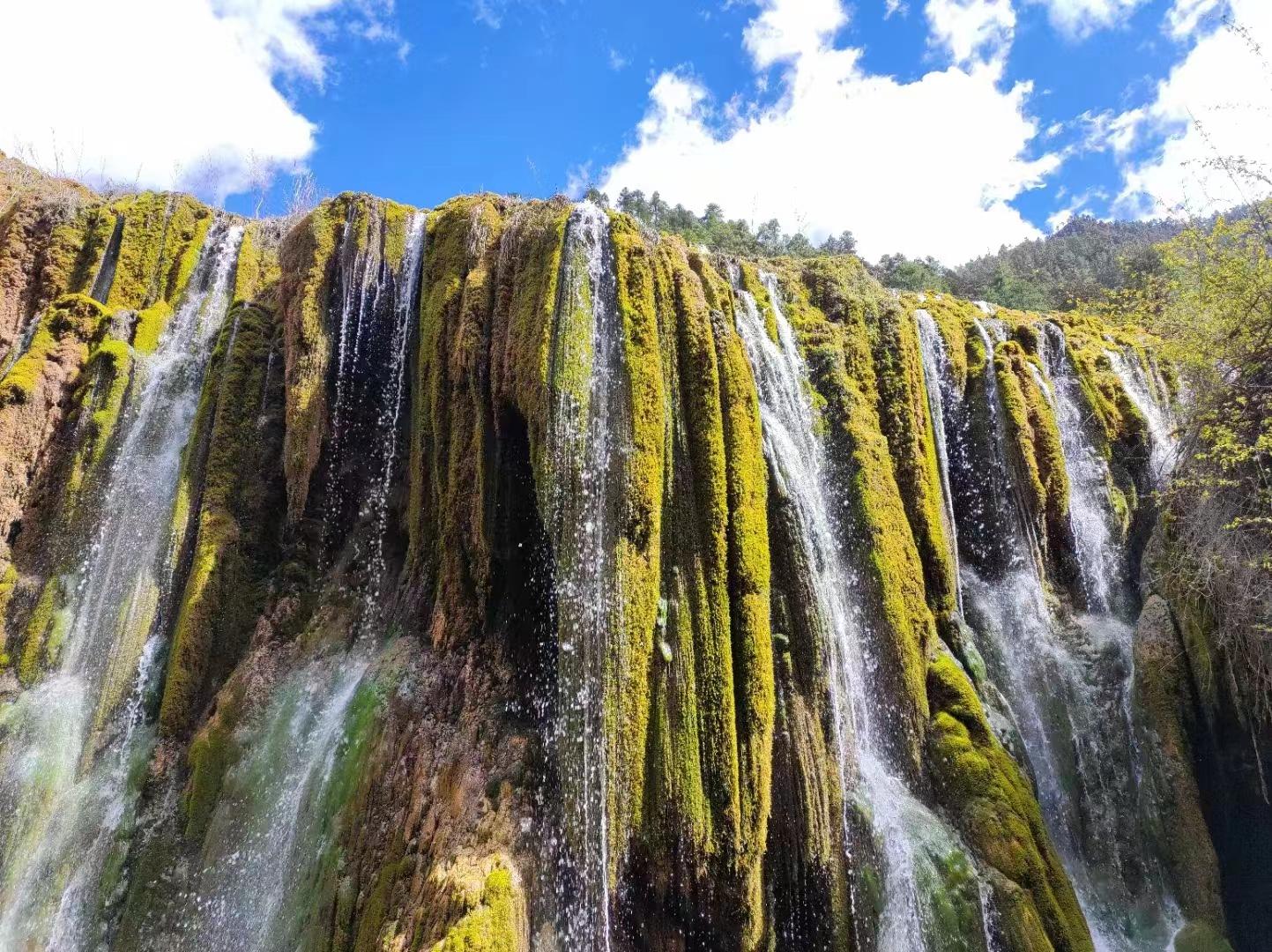 香格里拉赛马节‖相聚“心中的日月”，驰骋在“消失的地平线”