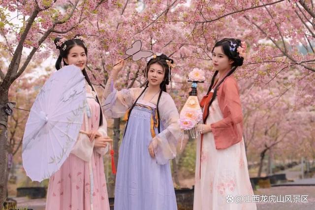 江西这个景区穿汉服免门票入园啦！还有超实用的汉服拍照技巧附送给你！