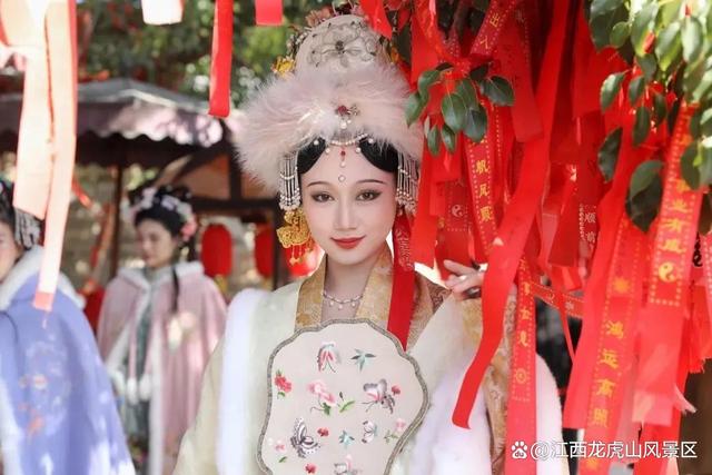 江西这个景区穿汉服免门票入园啦！还有超实用的汉服拍照技巧附送给你！
