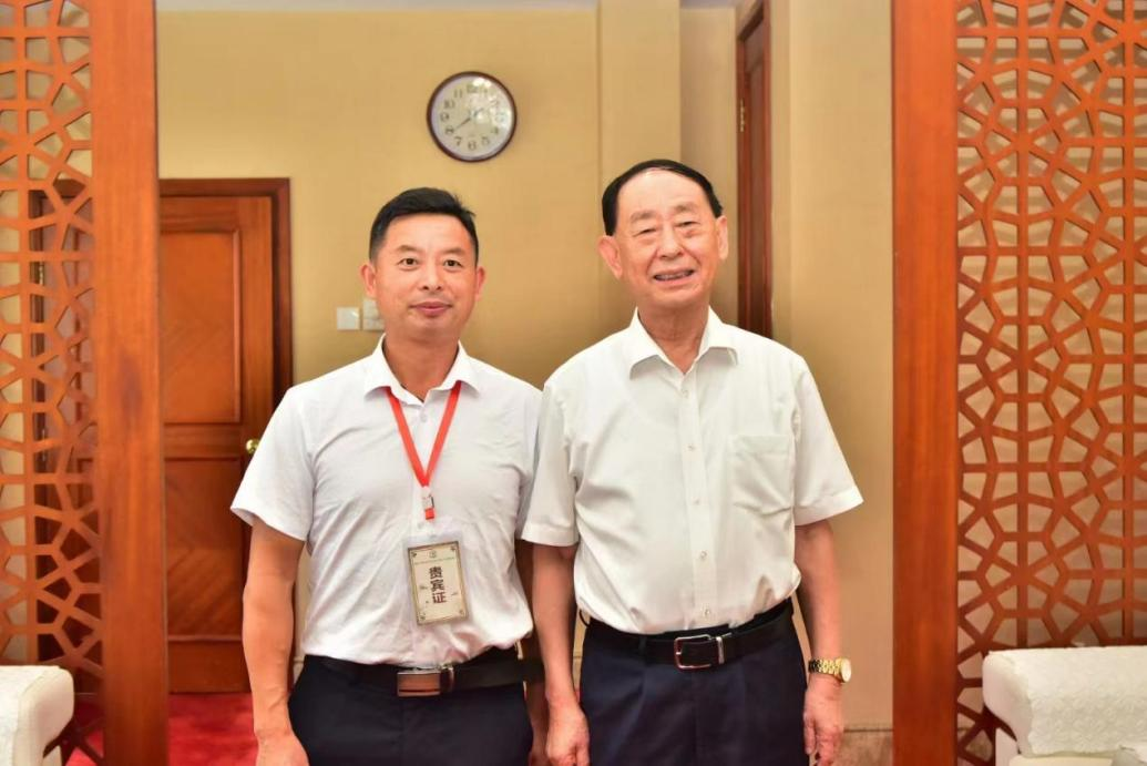 中国当代大国名医——黄恩度