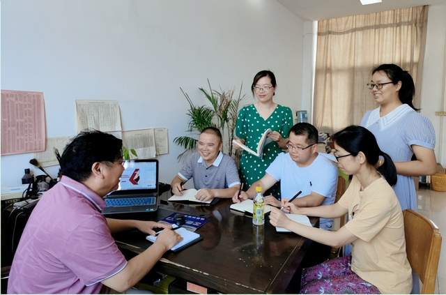 【荆楚教育】湖北武穴育才高中王汉中：努力奔跑，教育路上追梦人！