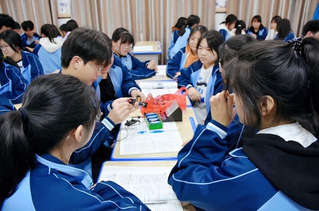 【荆楚教育】湖北武穴育才高中王汉中：努力奔跑，教育路上追梦人！