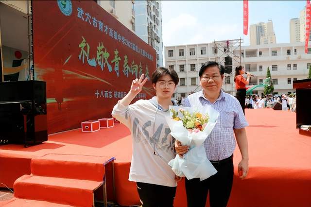 【荆楚教育】湖北武穴育才高中王汉中：努力奔跑，教育路上追梦人！