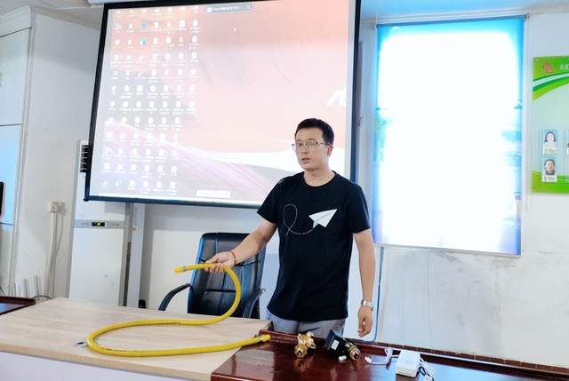 【头条快讯】武穴市燃气管理服务中心召开燃气行业安全生产整治工作推进会！