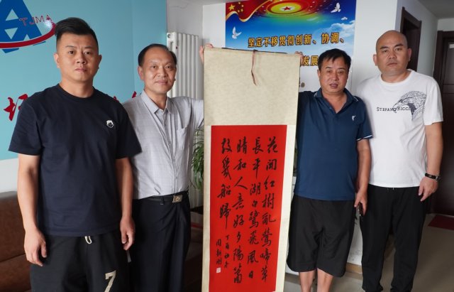 周新刚会长会见青稞酒业印象青稞营销中心负责人，共谋合作共赢之道