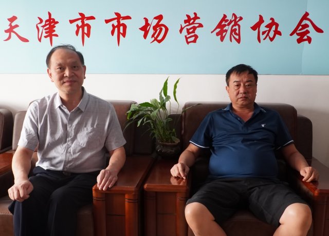 周新刚会长会见青稞酒业印象青稞营销中心负责人，共谋合作共赢之道