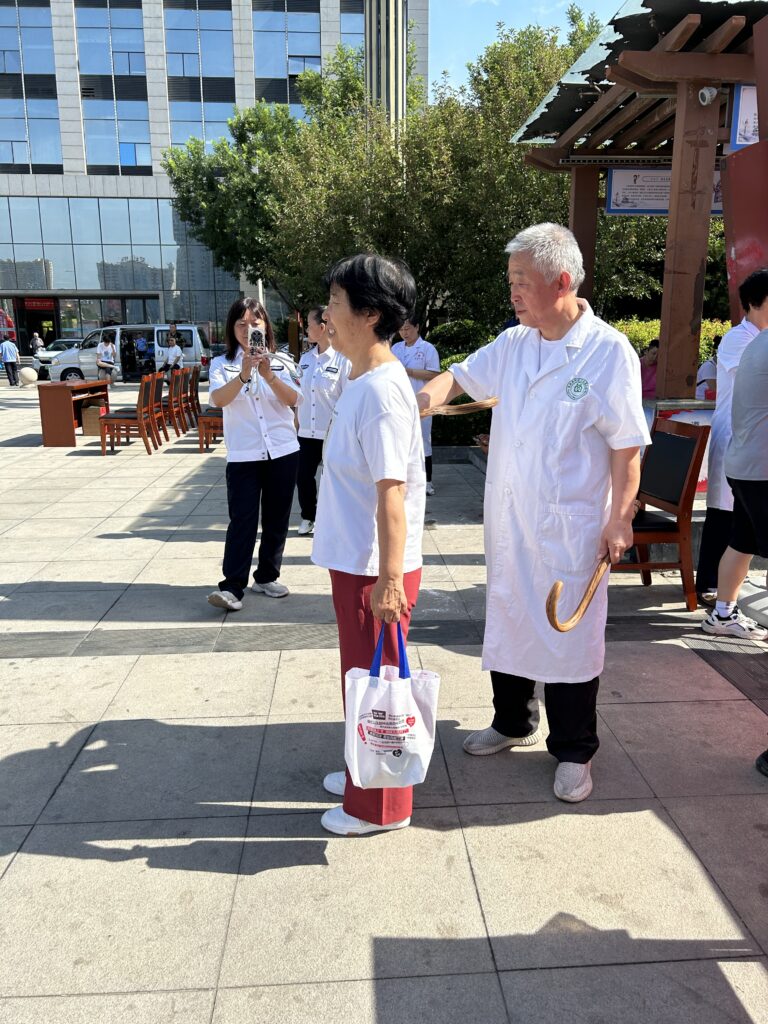 小店区首届中医文化节暨中医适宜技术推广活动仪式举行