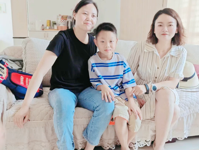 武穴市实验二小教联体暑期家访强化安全教育！