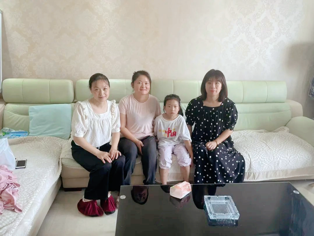 武穴市实验二小教联体暑期家访强化安全教育！