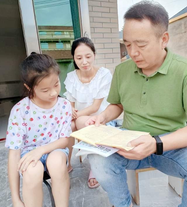 武穴市实验二小教联体暑期家访强化安全教育！