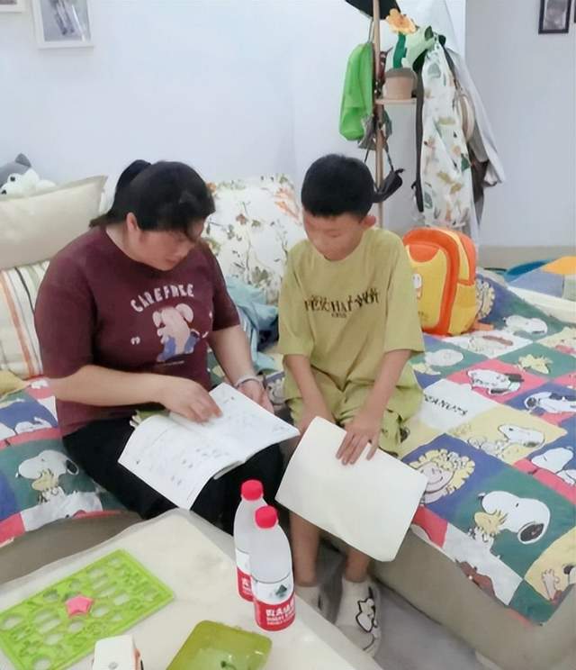 武穴市实验二小教联体暑期家访强化安全教育！