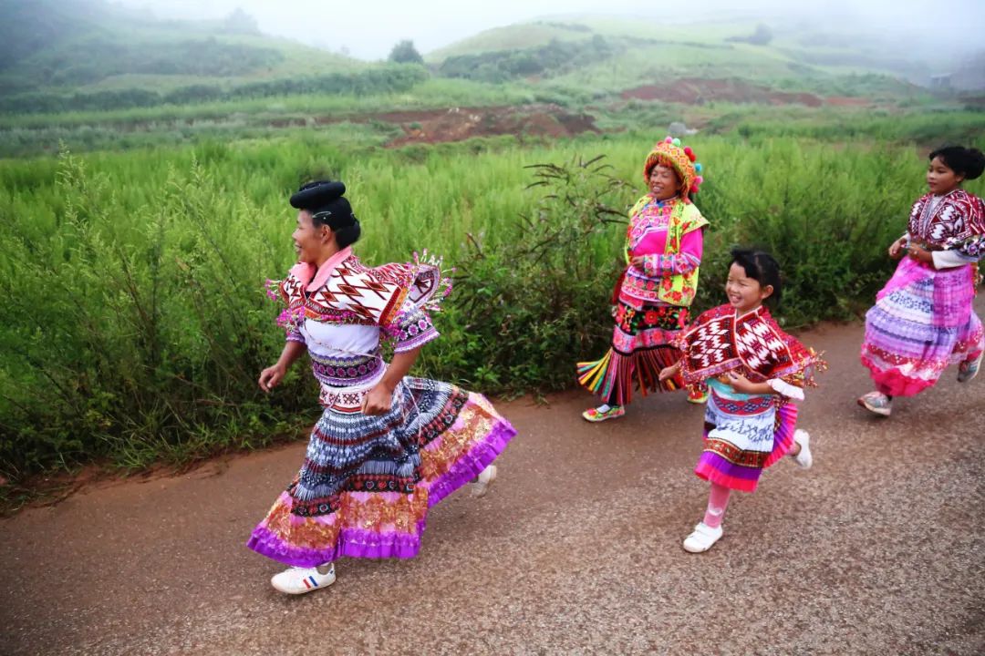 秘境百马助力大运会开幕式，时代“追梦人”同唱一首歌