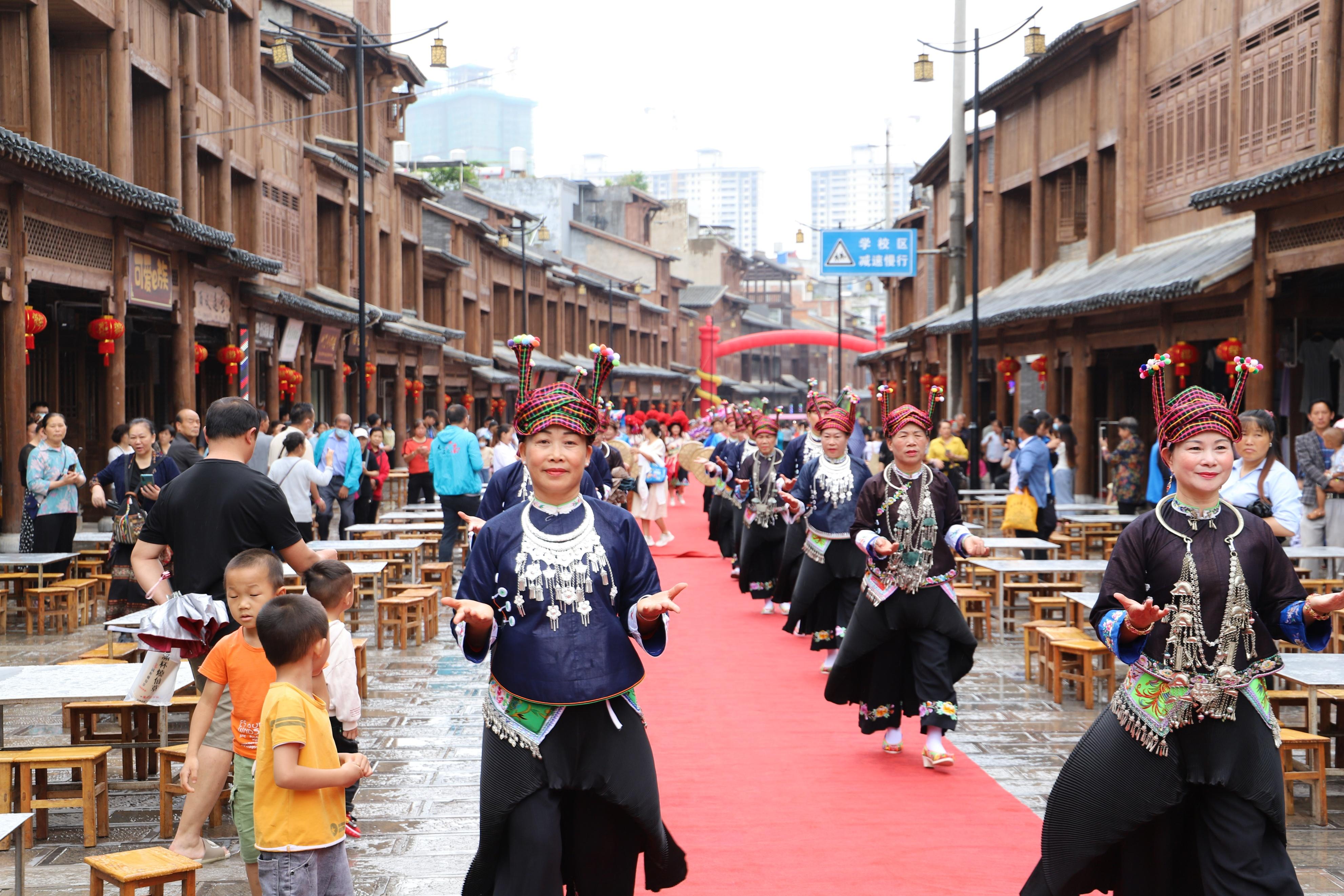 “月牙婆”：壮家儿女心底那抹最柔软的乡愁味道（上）