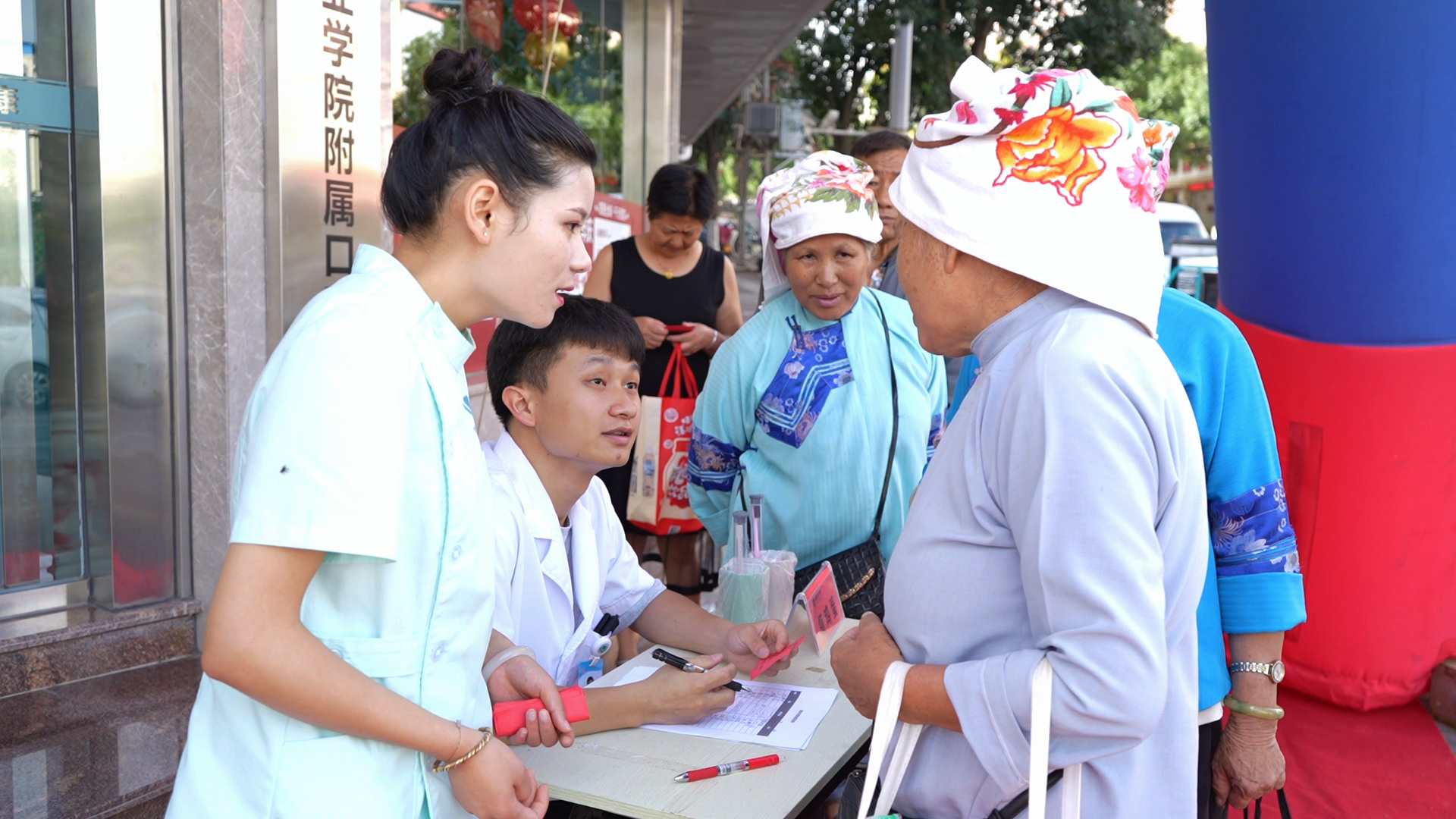 只要人间少痛苦 哪怕架上药生尘