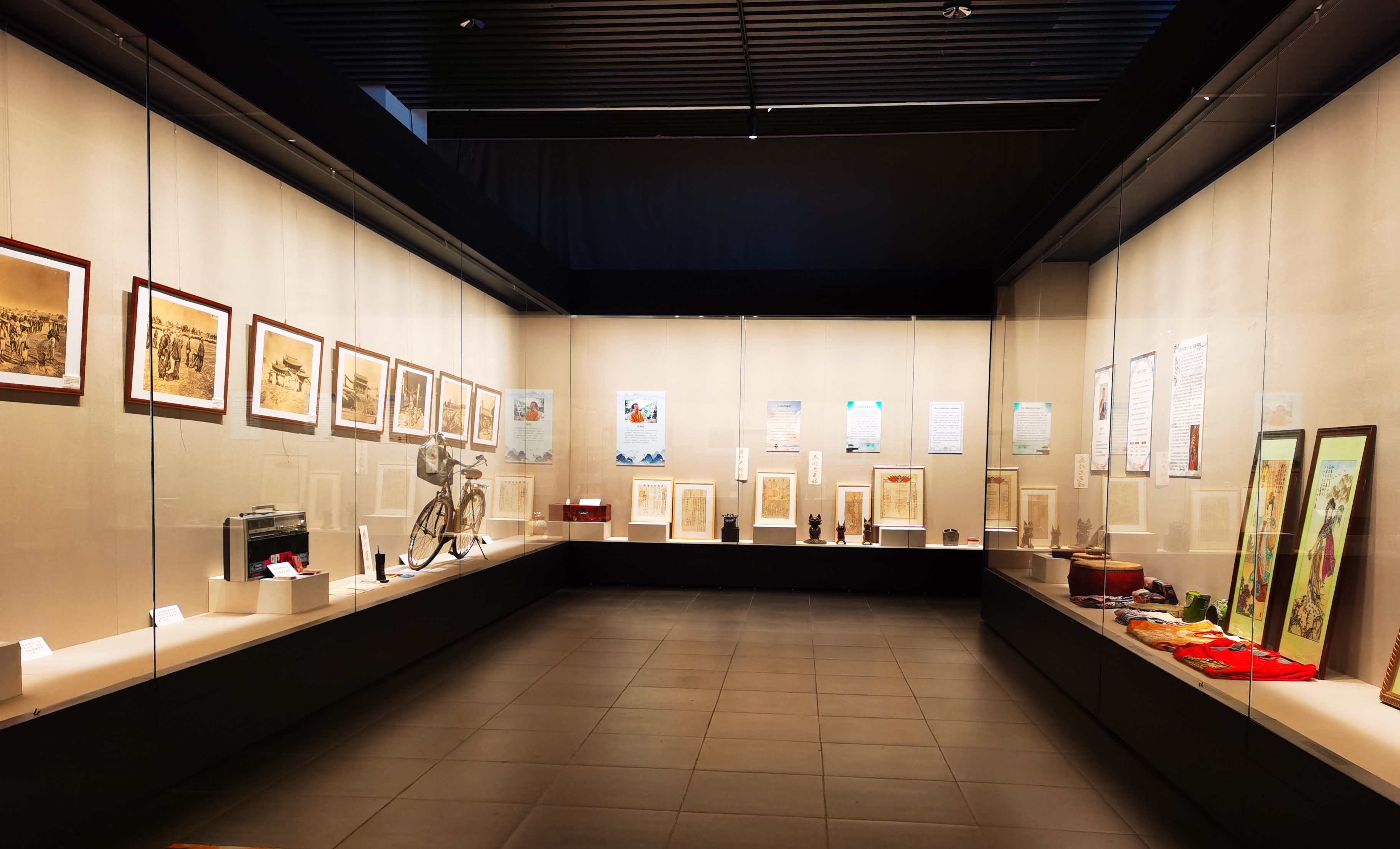 《昆明史画》系列故事展览在昆明市博物馆开展