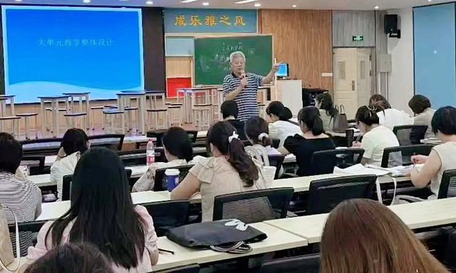 深耕细研踏歌行 以研促教谱新篇——武穴市第二实验小学开展“周二语文教研日”活动