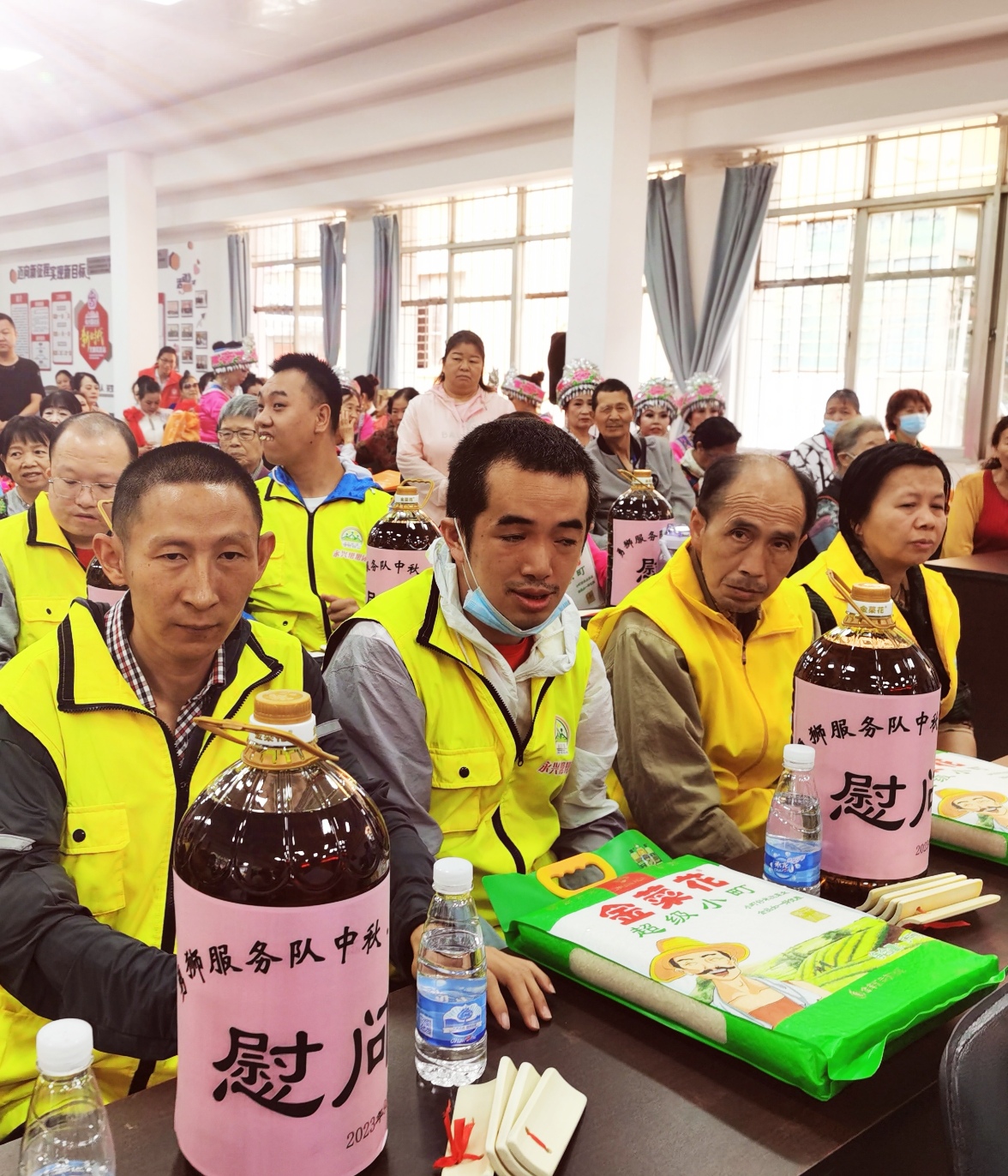 昆明永兴路社区举行“中秋国庆同欢乐 和谐邻里共团圆”主题活动