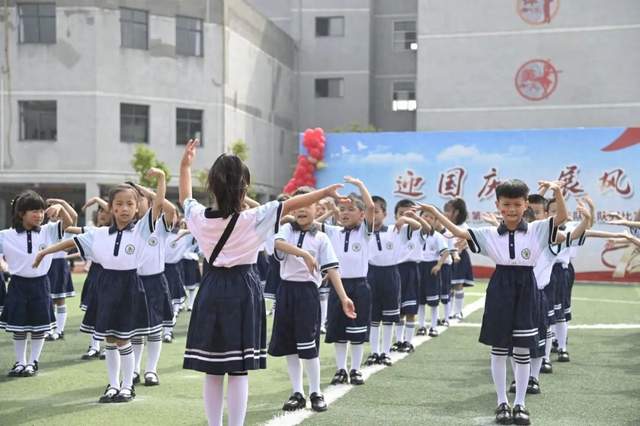 迎国庆·展风采——武穴市第二实验小学教联体开展多形式的“迎中秋 庆国庆”活动！