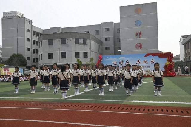 迎国庆·展风采——武穴市第二实验小学教联体开展多形式的“迎中秋 庆国庆”活动！