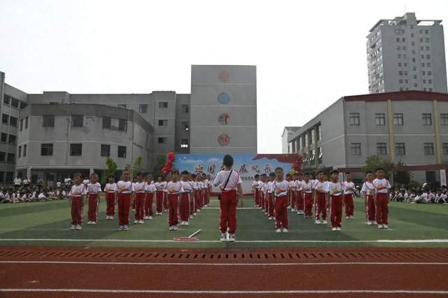 迎国庆·展风采——武穴市第二实验小学教联体开展多形式的“迎中秋 庆国庆”活动！