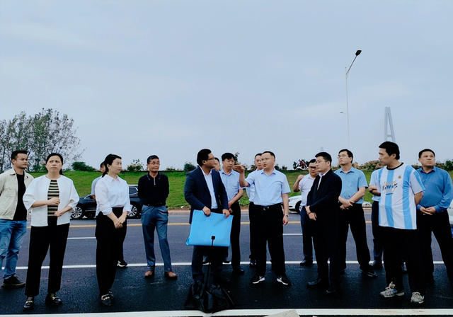 【要闻】武穴市长查俊一行到黄冈天有高中新校区调研项目建设情况