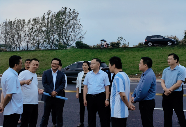 【要闻】武穴市长查俊一行到黄冈天有高中新校区调研项目建设情况