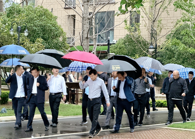 【要闻】湖北武穴：胡昊带队到御江幸福里调研养老服务工作