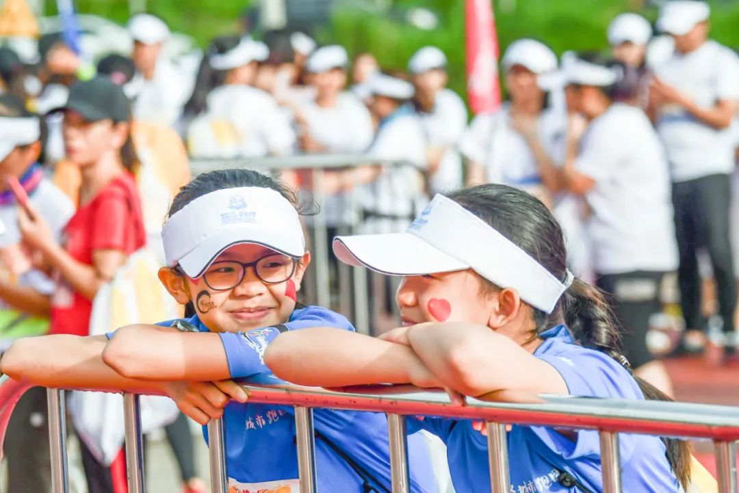 秘境百马创始人金飞豹为亲子跑家庭支招：三步轻松达成亲子跑挑战