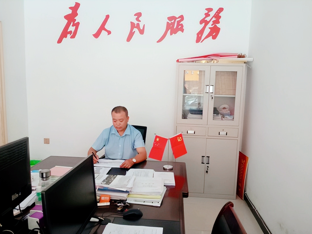 “暖心书记”办好事——武穴市梅川镇梅浦社区推进“百日攻坚”纪略