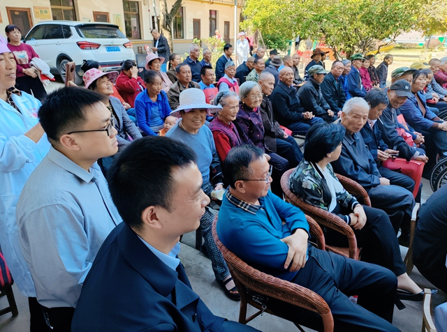 【暖心】写在武穴市慈善会“爱在重阳节·情满福利院”活动之际