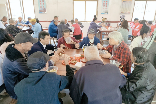 【暖心】写在武穴市慈善会“爱在重阳节·情满福利院”活动之际