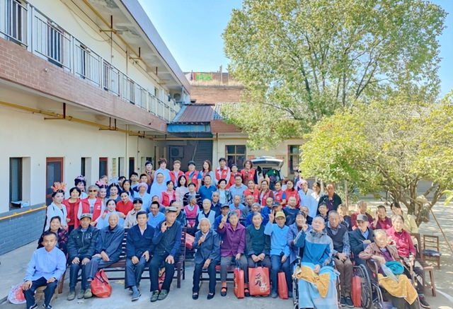 【暖心】写在武穴市慈善会“爱在重阳节·情满福利院”活动之际