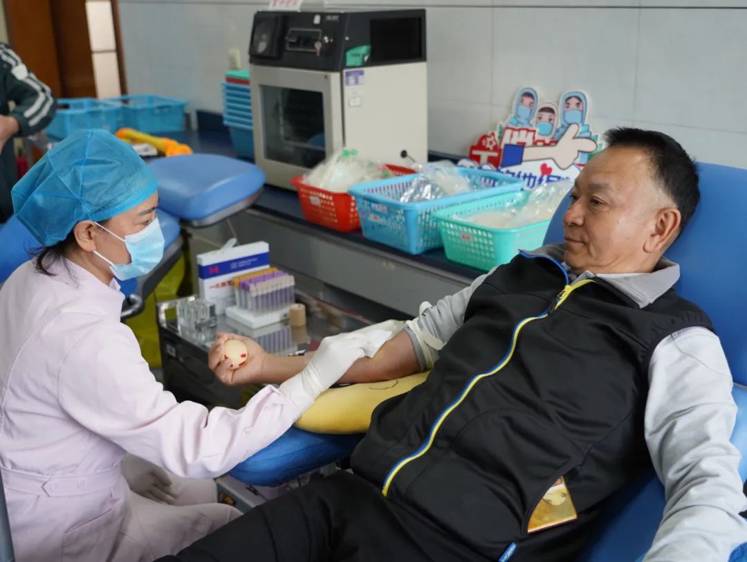 献血庆生：一个探险家与昆明的十五年脉动