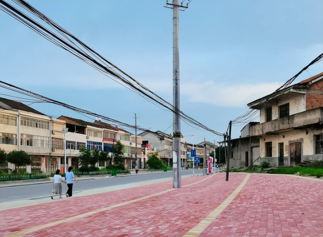 武穴市梅川镇居杠社区：“颜值”“内涵”齐提升