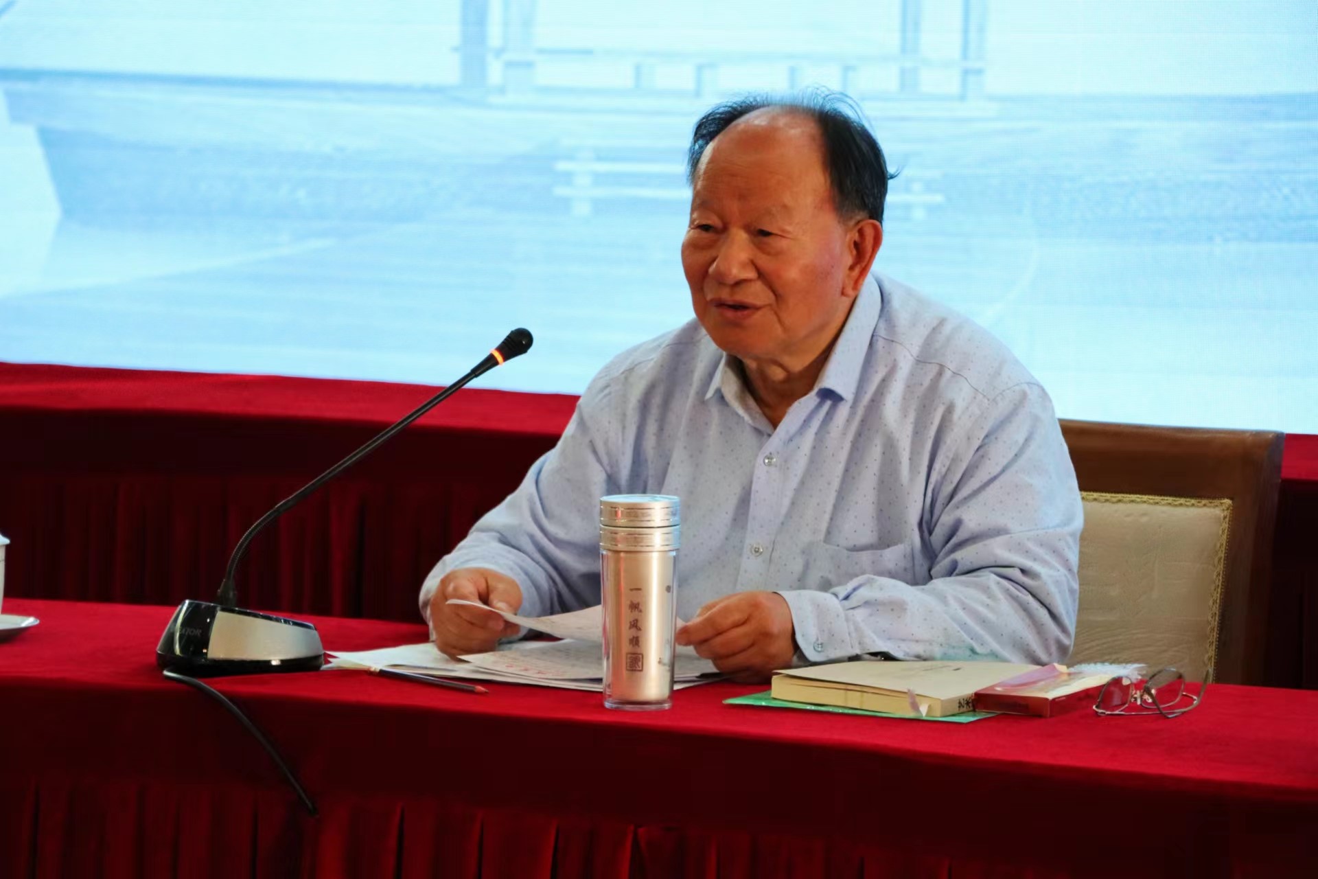 骆小所教授到楚雄师范学院作学术讲座