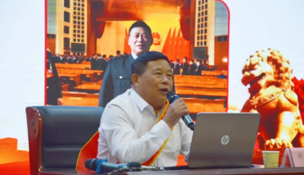 “法律面前人平等 校园内外预防欺凌”—— 全国劳模、中国好人、颍上县人大常委杨传武走进管小宣讲法治教育