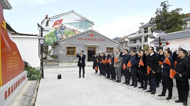 武穴市第二实验小学：赓续红色基因，在行走的党课中汲取奋进力量