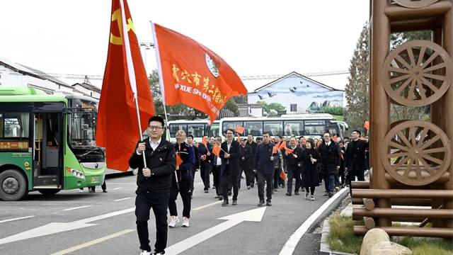 武穴市第二实验小学：赓续红色基因，在行走的党课中汲取奋进力量