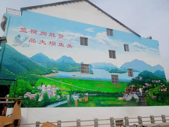 武穴市梅川镇：“木工”卢野墙绘作品惊艳大江南北