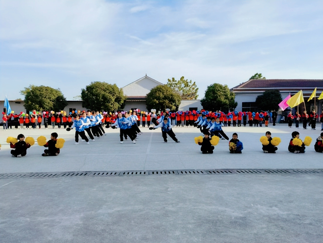 陈静峰：一位勤奋务实的好校长