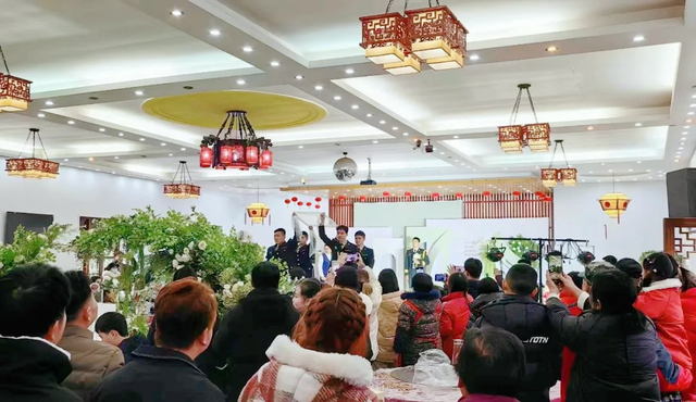 喜＋喜＝囍！立功喜报送到婚礼现场——武穴市退役军人事务局为现役军人尤浩送上新婚“贺礼”