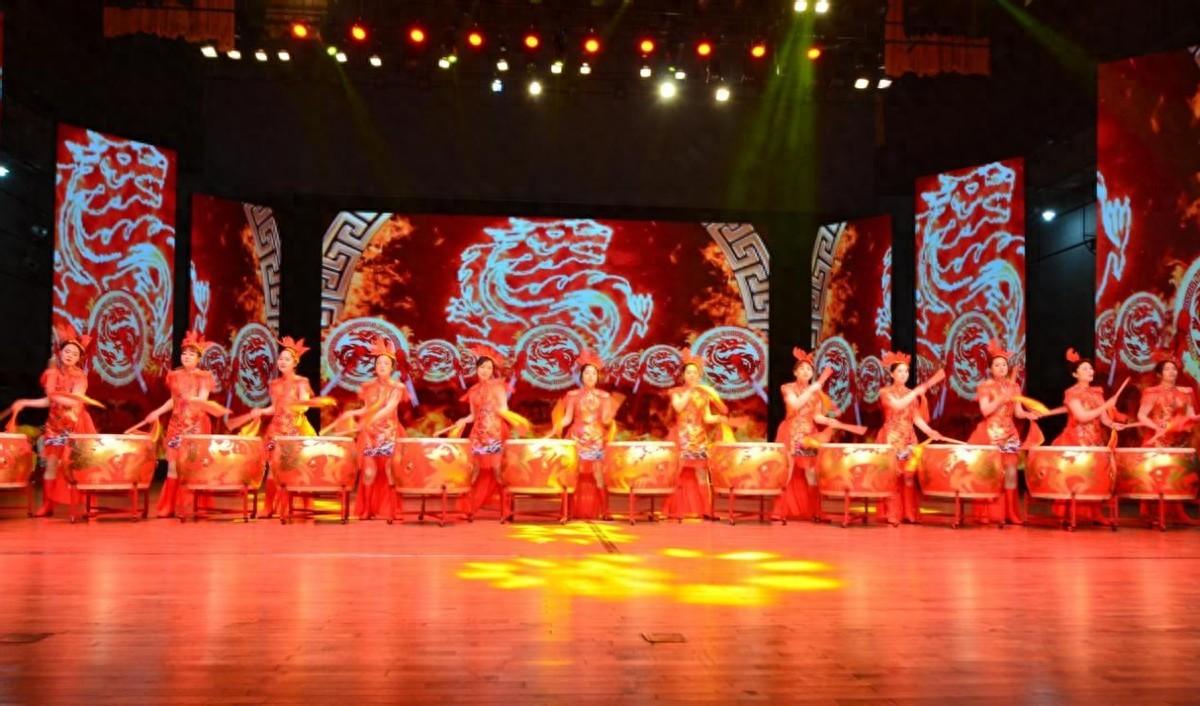 武安市磁山二街举办2024年迎新春团拜会 村民汇演乡村振兴乐章