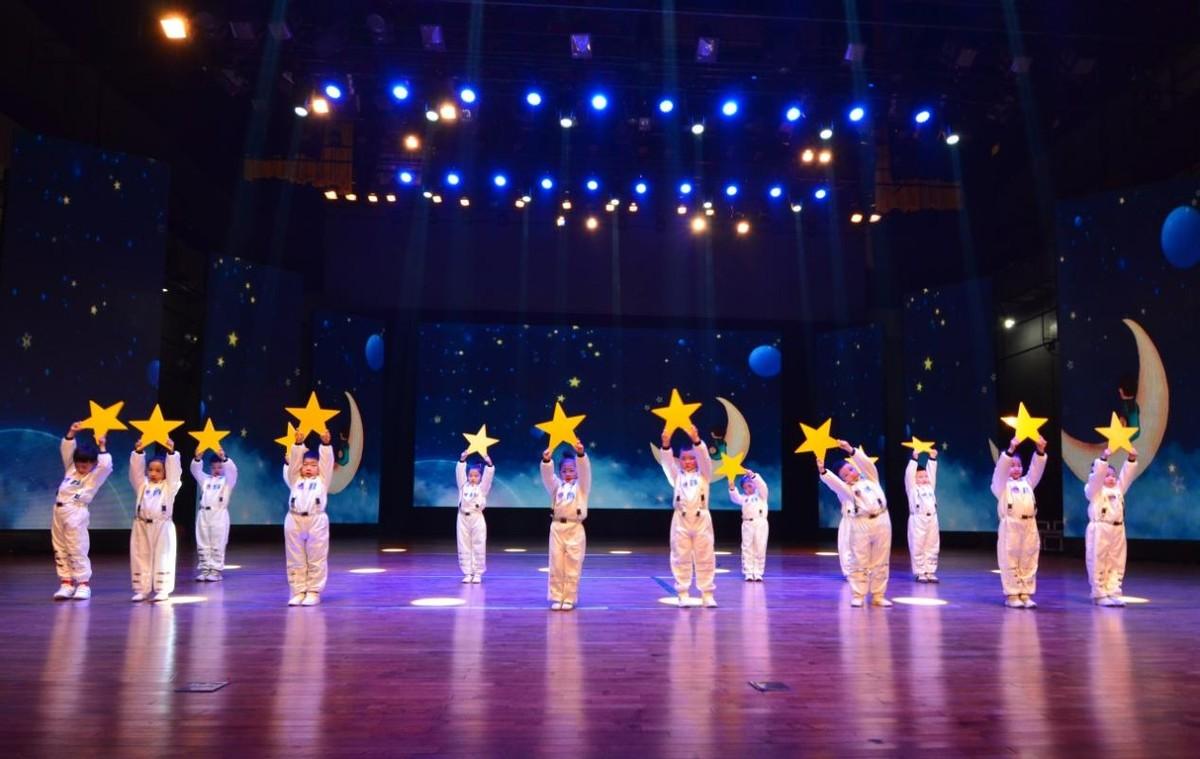 武安市磁山二街举办2024年迎新春团拜会 村民汇演乡村振兴乐章