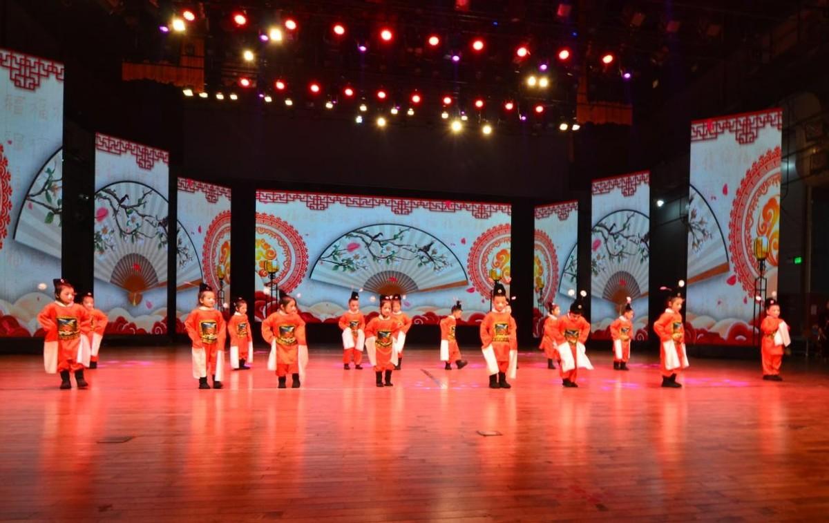 武安市磁山二街举办2024年迎新春团拜会 村民汇演乡村振兴乐章