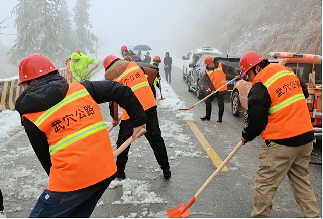 【今日黄冈】武穴市公路事业发展中心：以雪为令，众志成城保畅通