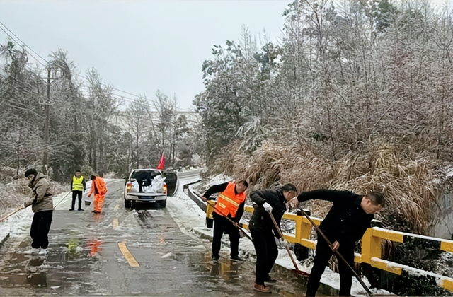 【新春在基层】湖北武穴市交通系统：“铲雪除冰畅交通 戮力同心保出行”掠影