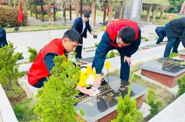 【今日黄冈·特别报道】武穴市开展“铸魂·2024·清明祭英烈”主题祭扫活动