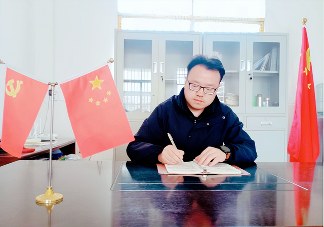 【今日黄冈】温晓鑫：用青春谱写教育传奇