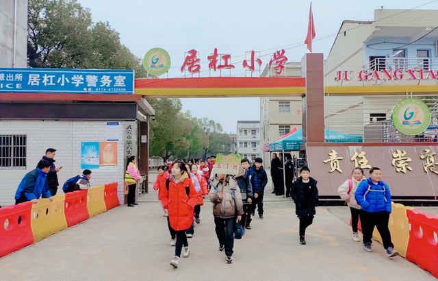 【今日黄冈】温晓鑫：用青春谱写教育传奇