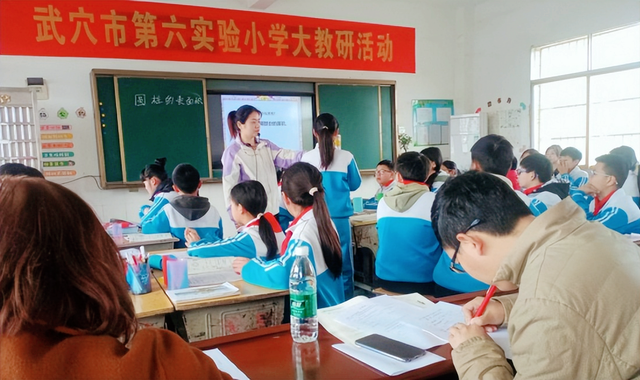 【今日黄冈】温晓鑫：用青春谱写教育传奇